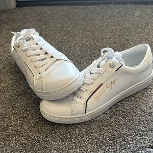 Tommy Hilfiger Classic White Leather Sneakers